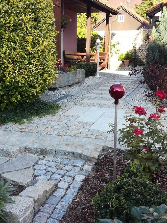 Hotel Haus Elfi Tirschenreuth 0*,